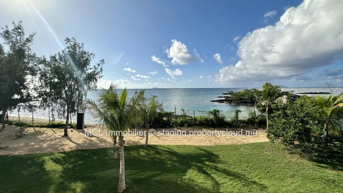 3 bedroom beachfront apartment in Grand Gaube