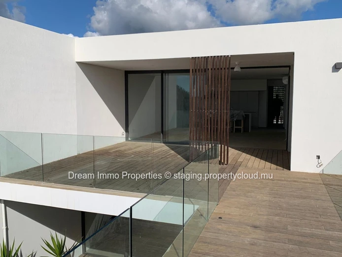 Top Duplex Neufs Avec Acces Plage – Sublime Vue Mer A Riviere Noire – Ile Maurice