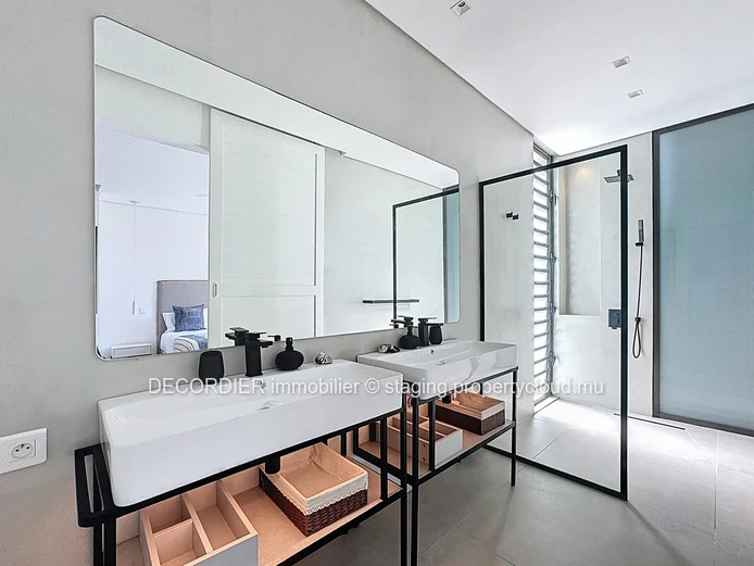 Beachfront – Luxury by the Ocean