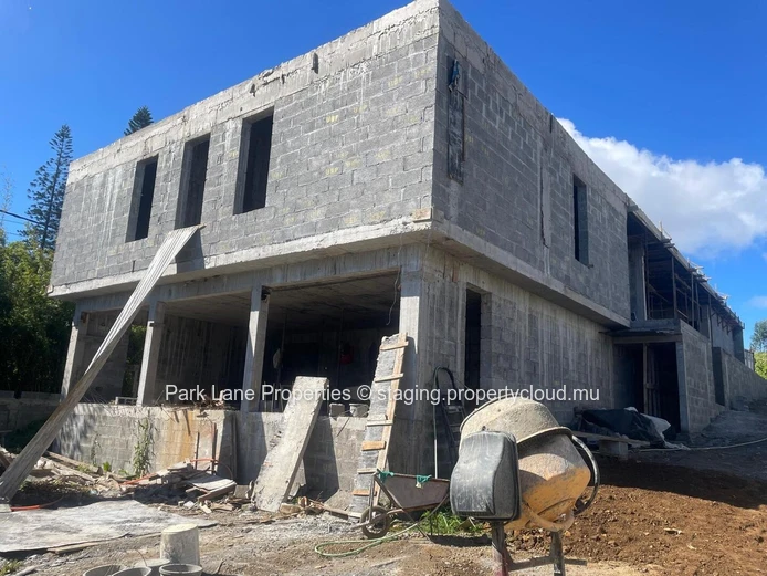Maison de luxe moderne en construction dans un domaine privé exclusif – Disponible mi-février 2025