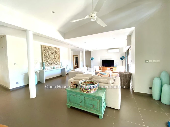 RES VILLA for sale in Grand Baie# Exclusive estate # 3 bedrooms, 2 en suite, private pool. Accessible to foreigners.