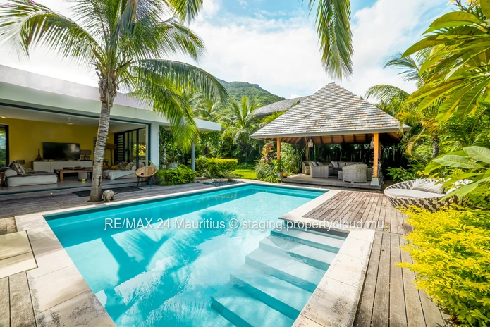Stunning 4-Bedroom Villa For An Extraordinary Tropical Getaway