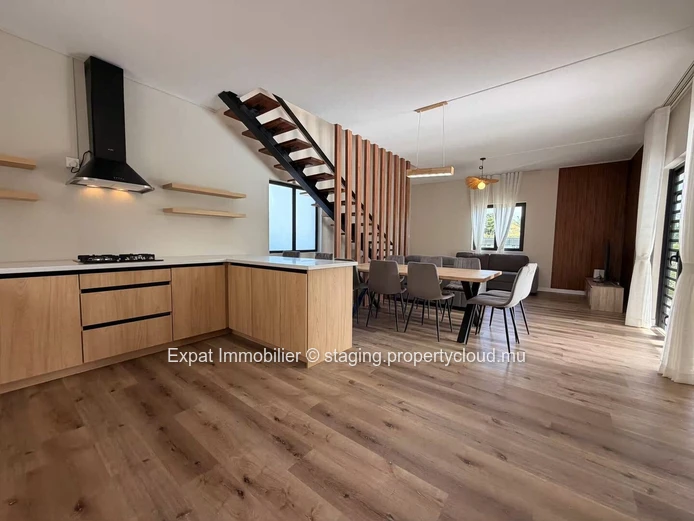 Villa neuve 3 chambres avec piscine privative à louer – Calodyne