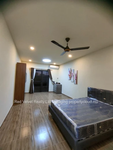 Elegant 4-Bedroom House for Rent in Ébène 