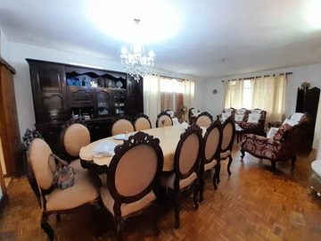 6 Bedroom House