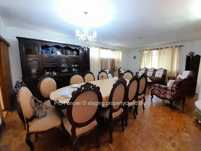 House in Quatre-Bornes - Ideal for a large family.