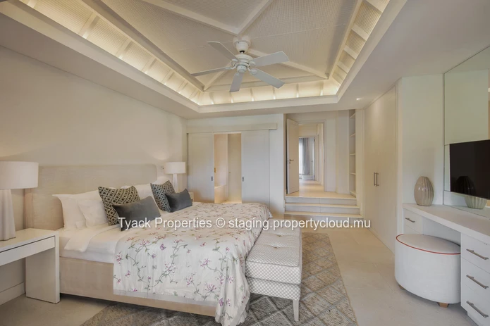 L'Adamante Velvet Apartment
