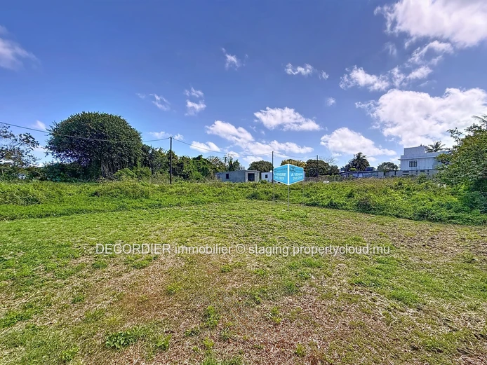 Residential land for sale – Petit Raffray