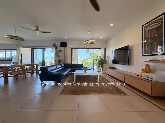 Elegant Penthouse with 3 Ensuite Bedrooms – For Sale in Péreybère