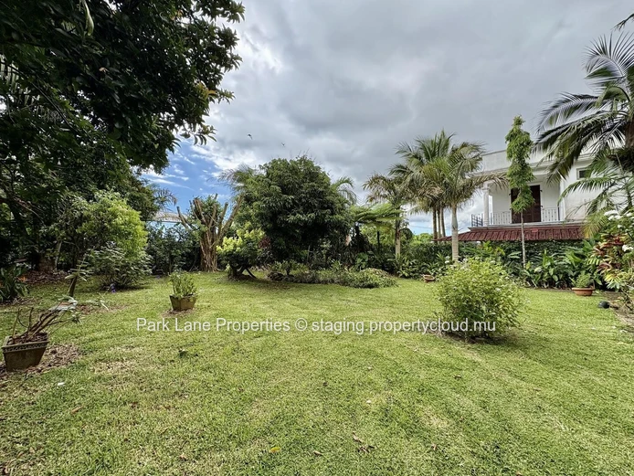 Charmante maison de style colonial avec jardin et vue à Floréal
