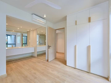 4 Bedroom Apartment