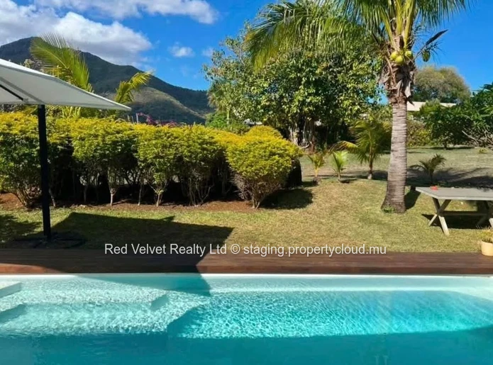 Luxurious Beachfront Villa for rent in Riviere Noire - Rs 150,000/Month (Negotiable)