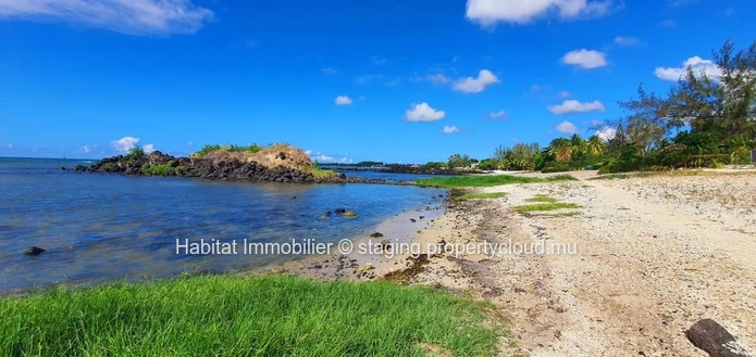 A VENDRE - Magnifique terrain à bail de 327 toises bénéficiant d'une vue à couper le souffle à Trou aux Biches