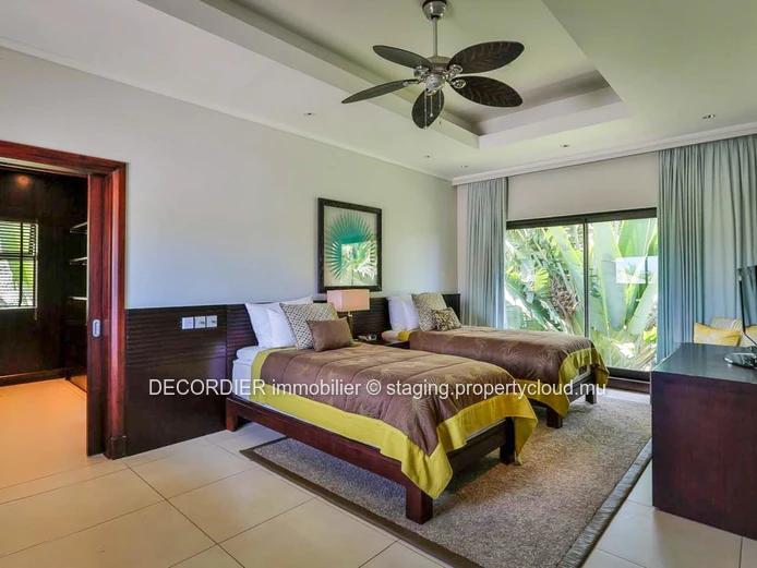 Contemporary single-storey villa accessible to foreigners