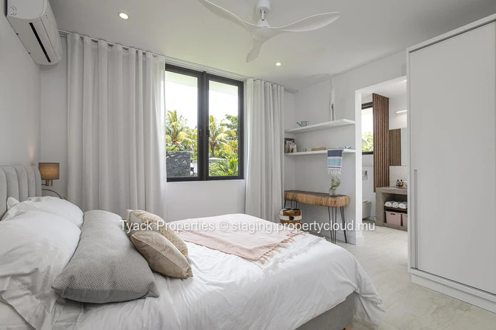 Elegant contemporary villa with stunning golf views