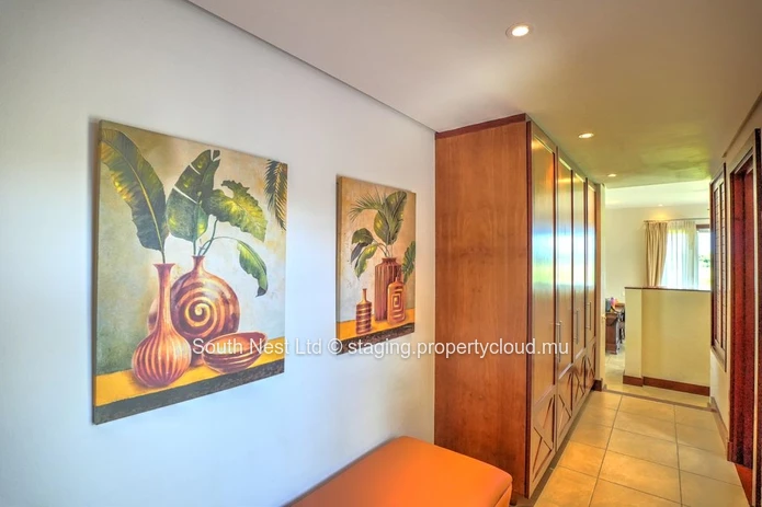 Exceptional Villa with sea view and beach access 