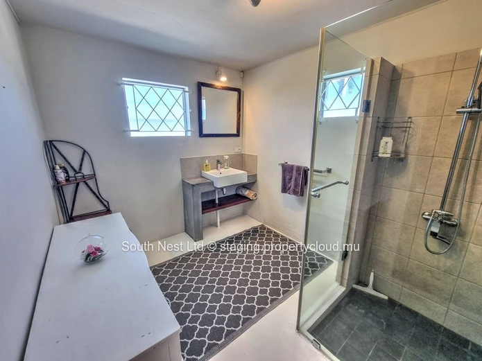  Beautiful House Off the Beaten Track! with 3 Bed,