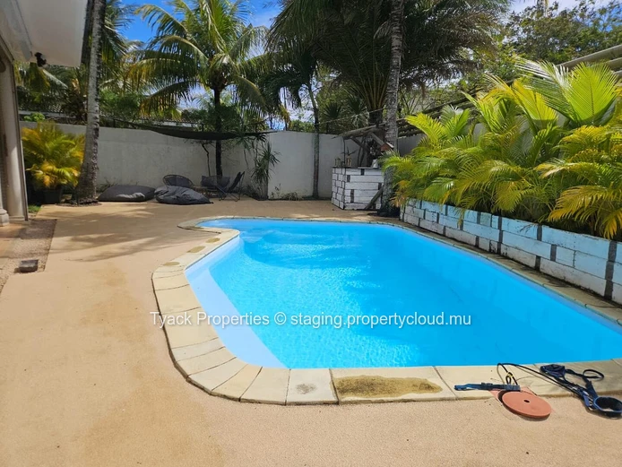 Villa for Sale in Grand Baie – 4 Bedrooms with Pool and Garden