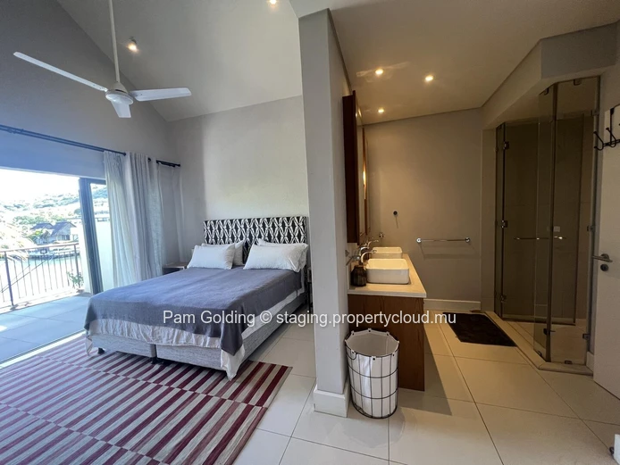 Duplex en Bord de Mer de 3 Chambres avec Anneau Privatif | La Balise Marina, Rivière Noire (Mandat exclusif)
