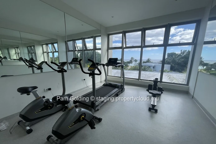 Impressive 3 Bedroom Apartment with Ocean Views and direct beach access in Tamarin