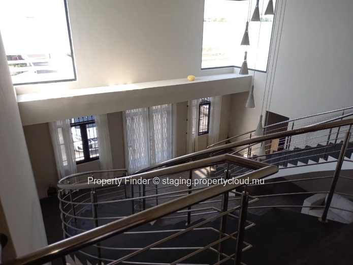 Modern 5 bedrooms house for sale