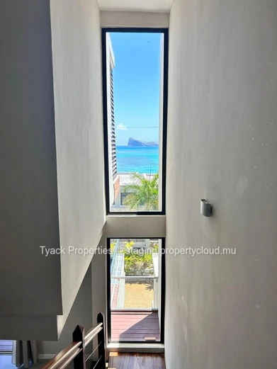 Elegant Penthouse with Ocean Views and Private Pool in Bain Boeuf
