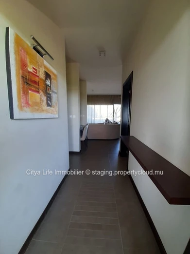 Penthouse R+2 meublé à louer à Péreybère, 110m², 3 chambres, jaccuzzi, piscine, parking gardé, salle de gym, spa, Rs ...