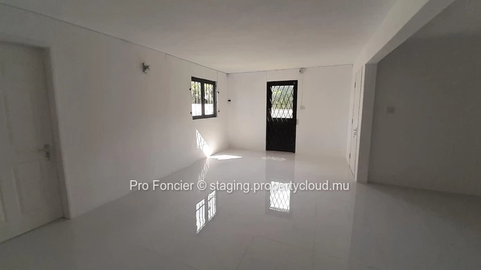 House for rent in Albion - Large, bright house ideal for a large family.