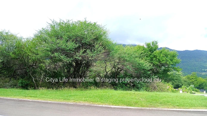 Plot of Land for Sale – 2,785m² in Domaine de Palmyre