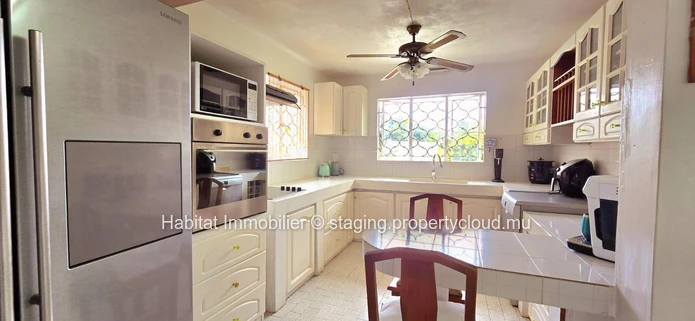 Charming unfurnished family house of 325 m2 on a plot of land of 93 toises, ideally located in a quiet residential ar...