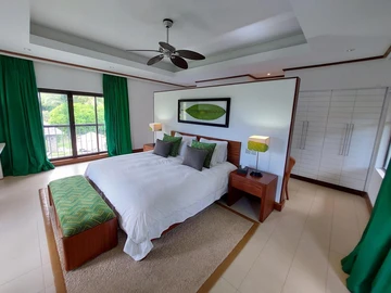 4 Bedroom Villa