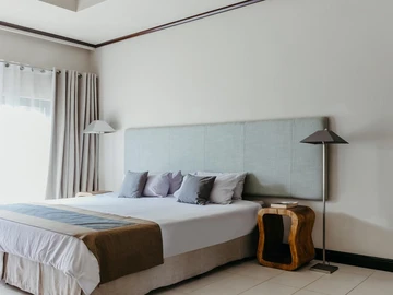 6 Bedroom Villa