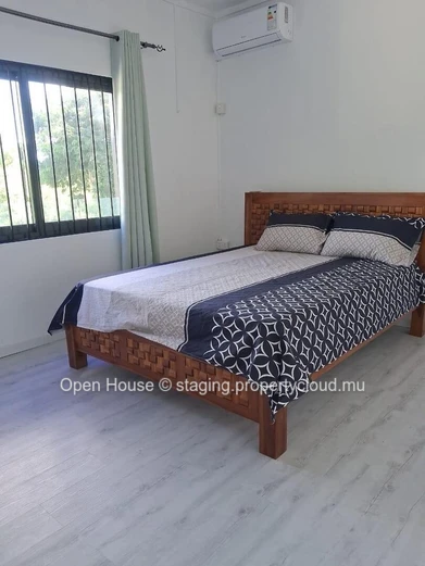 NEW MAURITIAN VILLA, for sale in Calodyne, 210m², 4 bedrooms, private pool, close to the sea, furnished, Rs.