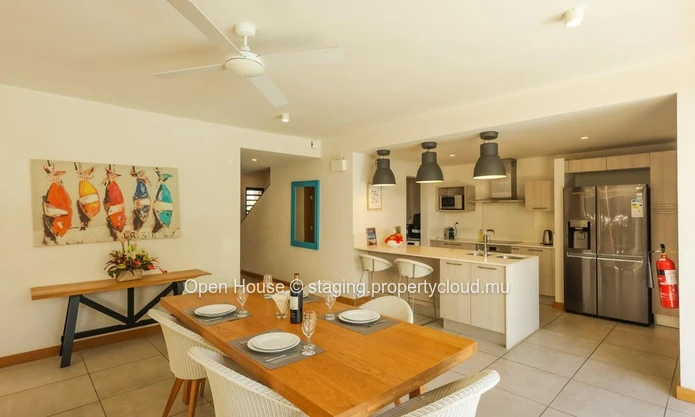 VILLA PDS à vendre à Rivière Noire - Black River, 223m², terrain 688m², 4 chambres, piscine privée, accessible aux ét...