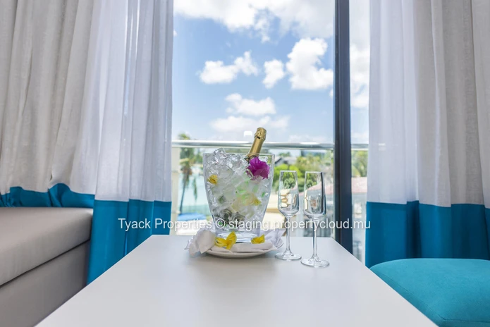 Hôtel Boutique à Vendre à Grand Baie – 12 Chambres, Restaurant sur le Toit et Piscine