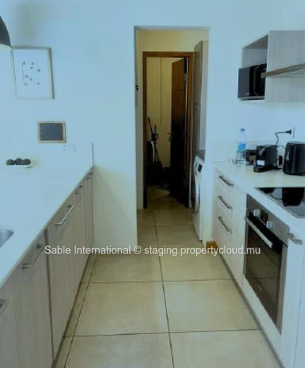 Villa PDS 181m², 3 chambres, piscine privée, proche bus et golf, meublée, climatisée, lumineuse.  à Rivière Noire.