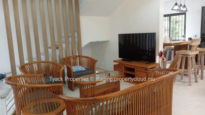Spacious 4-Bedroom Furnished Villa with Pool for Sale in Calodyne