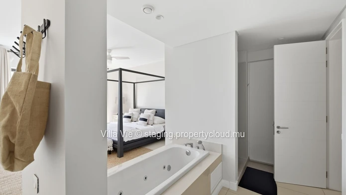 Péreybère - Magnificent 3-bedroom penthouse with large rooftop and private pool (Sole Mandate)