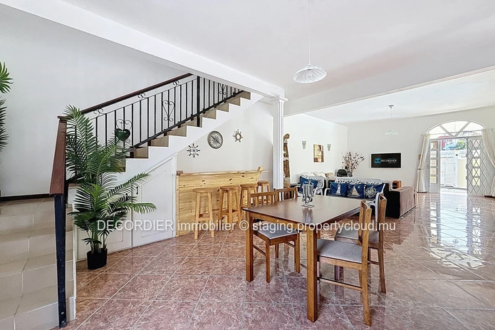 Villa élégante avec piscine et balcon à Pereybère
