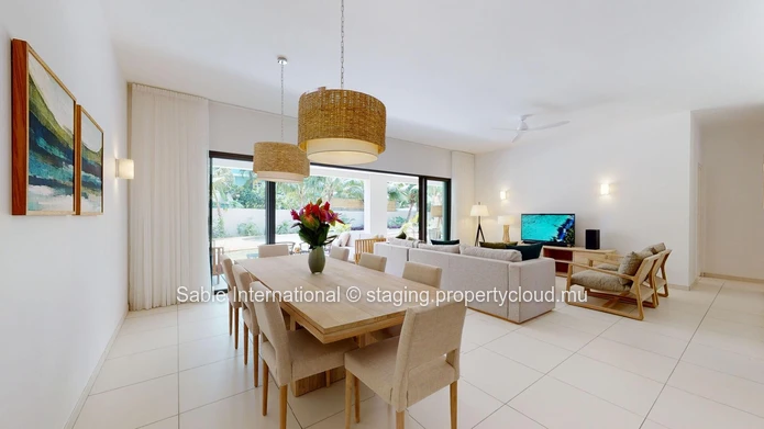 Luxury G+2 Apartment with Communal Pool in Péreybère, 143m² Living Space, Sea Access, Close to Amenities 
