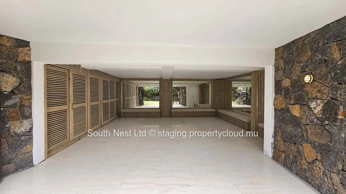 Villa of 8 bedroom at prestigious Golf Estate 