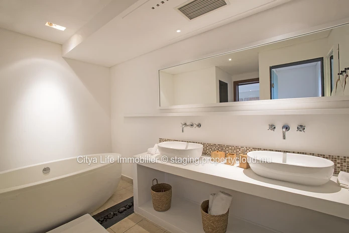 Luxurious Villa with Private Pool in Bel Ombre - Beau Champ Area - 316m² Living Space - 3,385m² Land - €