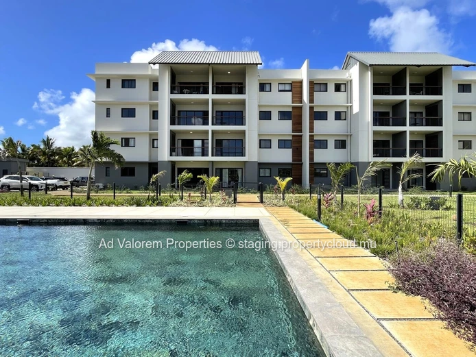 New 2-bedroom apartment with swimming pool – Secure residence in Beau Plan Smart City