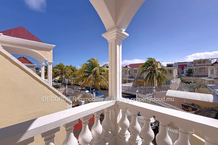 Villa élégante avec piscine et balcon à Pereybère