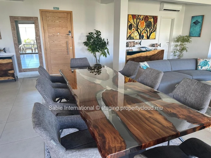 Luxury Penthouse with Sea Views & Rooftop terrace pool.