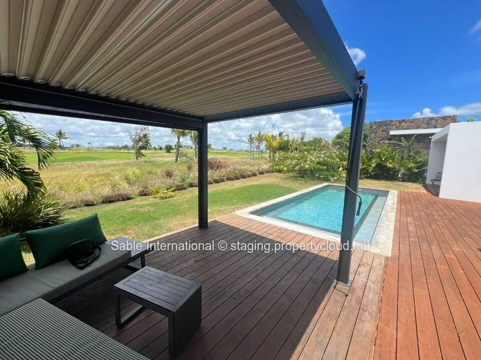 Luxurious RES Villa in Roches Noires with Private Pool, Sea View, and Tennis Court 