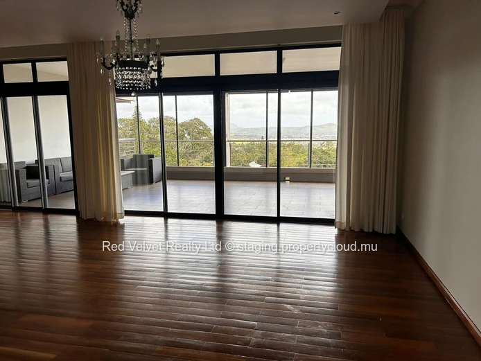 Luxury Apartment for Rent in Highly Residential Area of Floreal