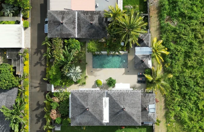 Luxury 6-bed beachfront villa