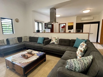 5 Bedroom Villa