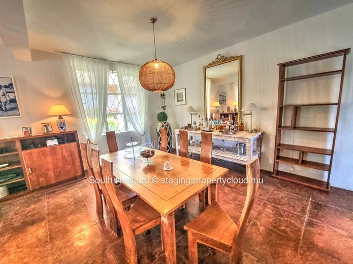  Beautiful House Off the Beaten Track! with 3 Bed,